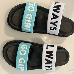 adidas girl's slide sandals，brand new，size M similar as 4 for big girl.